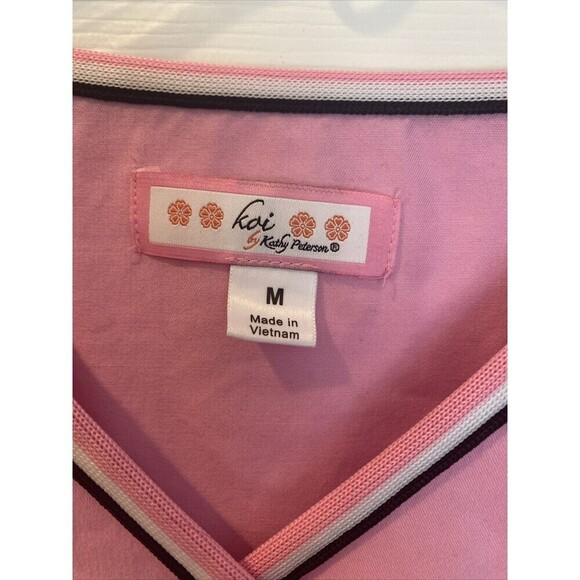 Koi Women’s Pink Pineapple Scrub Top Size Medium - Picture 3 of 5